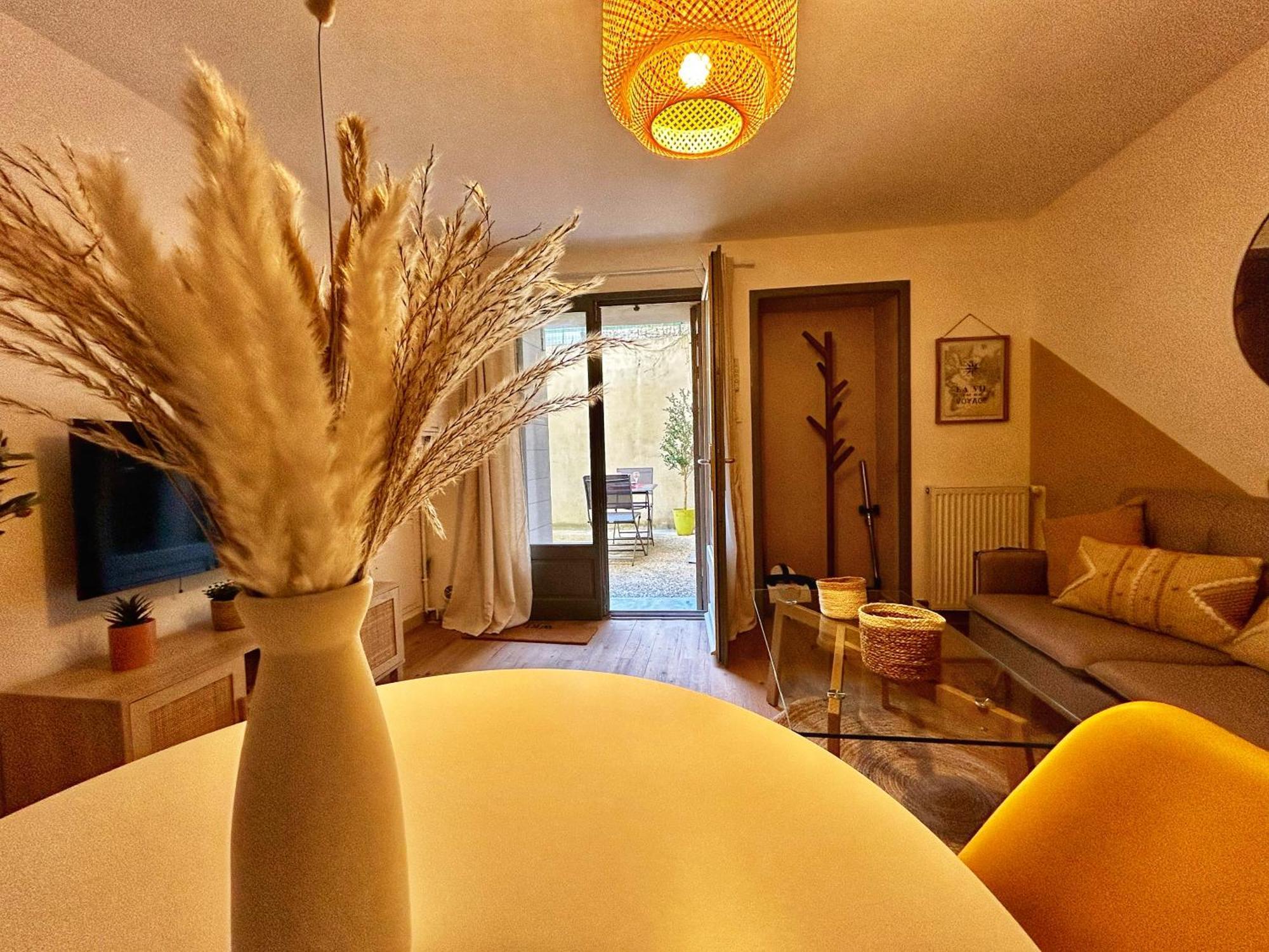 Cosy Ocre Apartment อาร์ลส์ ภายนอก รูปภาพ