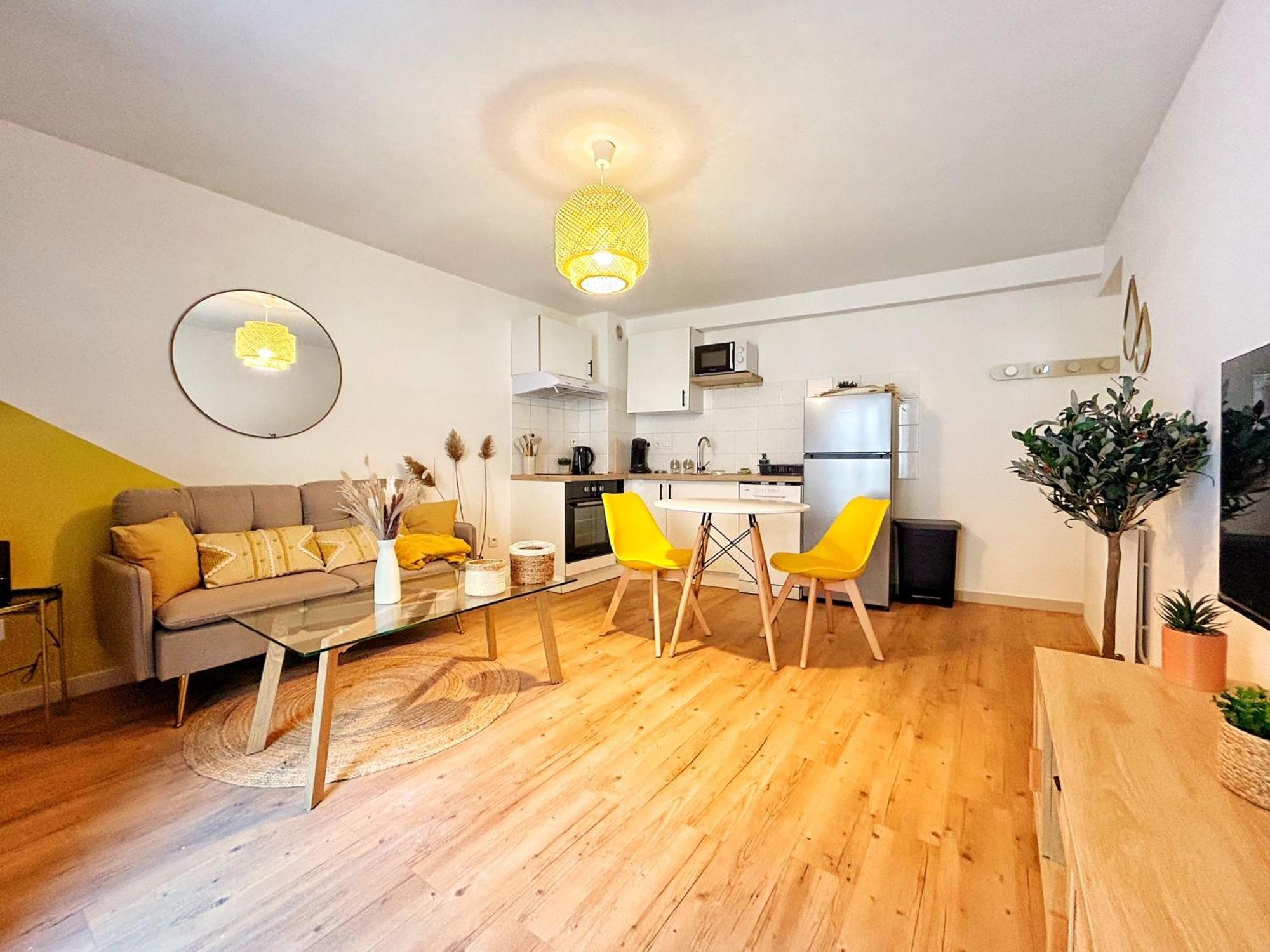 Cosy Ocre Apartment อาร์ลส์ ภายนอก รูปภาพ