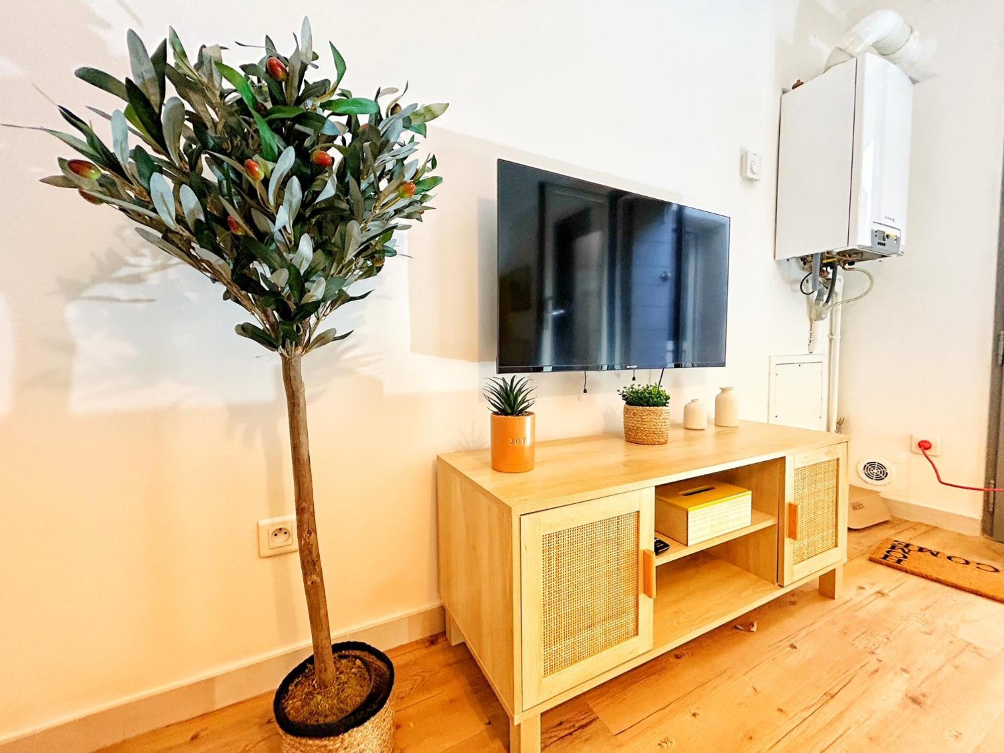 Cosy Ocre Apartment อาร์ลส์ ภายนอก รูปภาพ