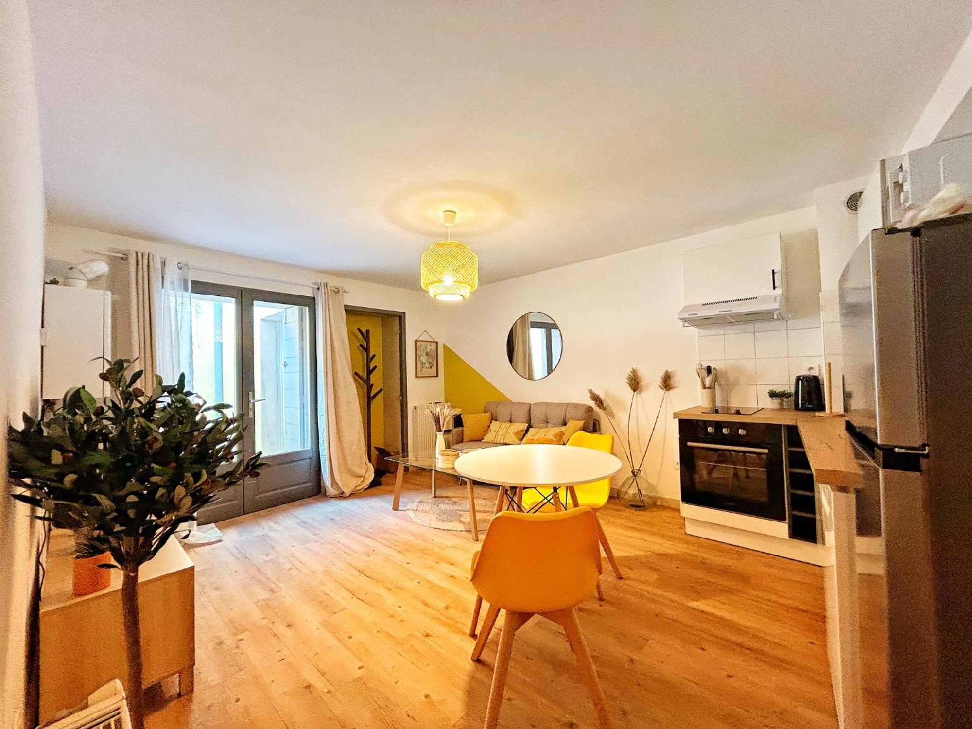 Cosy Ocre Apartment อาร์ลส์ ภายนอก รูปภาพ
